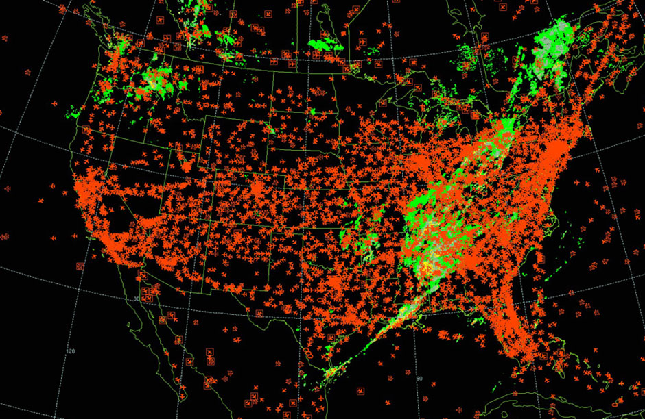 A snapshot of the air traffic flow over the United States at 9:00 am EST